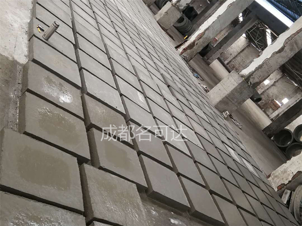 w004